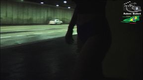 ninfeta se exibe dentro do tunel da cidade, e ainda fez boquete.