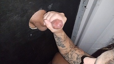 Fui na casa de swing e aproveitei muito no gloriroly chupei muito pau e levei gozada na cara