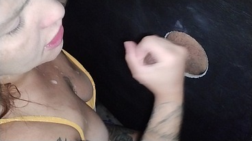 Fui na casa de swing e aproveitei muito no gloriroly chupei muito pau e levei gozada na cara