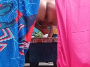 MY NEIGHBOR MASTURBATES BETWEEN THE BED SHEETS, IN THE PATIO OF HIS HOUSE.