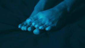 emilly is here with her hot and pretty feet