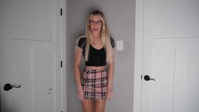 Spreading My Lips & Peeing for You