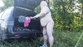 Sexy MILF stepsister wanks her juicy ass in nature