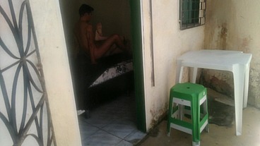 Cheguei em Casa e Flagrei Meu Namorado Dando Pro Vizinho Dotado