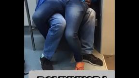 NO RIO DE JANEIRO DENTRO DO TREM CASAL FAZENDO ORGIAS