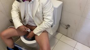 too old at the office so this pretty boy masturbate in the washroom which resulted to a cumshot overload