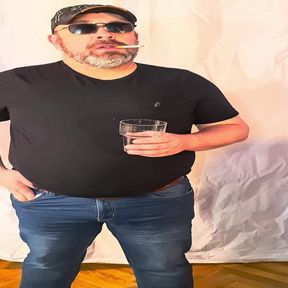 Dressed up with Cool Sunglasses, Treat Yourself to a Hot Piss