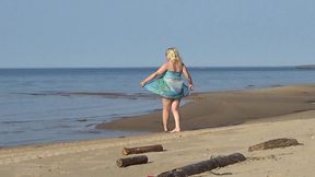 chubby mommy on beach