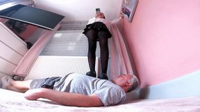 Smart Girl Trample FLOOR CAM