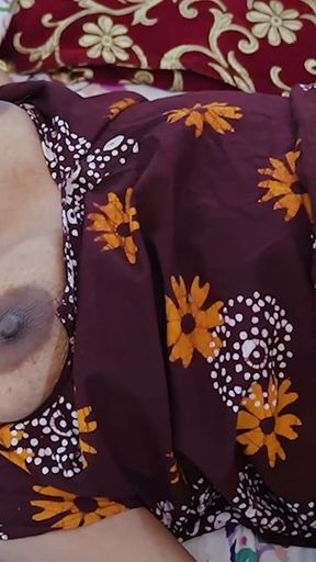 Paraswali Bhabi sucked my land then I left Uni   Clip 2