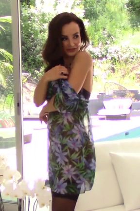 Busty Lisa Ann good naughty masturbation