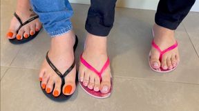 FOOT COMPARISON - GODDESS GRAZI Size 11 and SENHORA FEET Size 8 (MP4-HD 1080p)