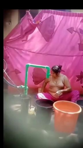 Unforgettable moment from &quot;Desi Bhabhi take bathing time&quot;