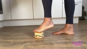 Sneaker-Girl Gym-Lady - Burger Crush