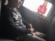 Punheta arriscada para estudante gostosa.