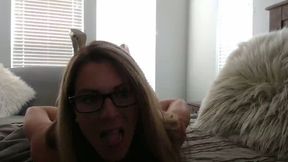 Sexy Milf Masturbating for You