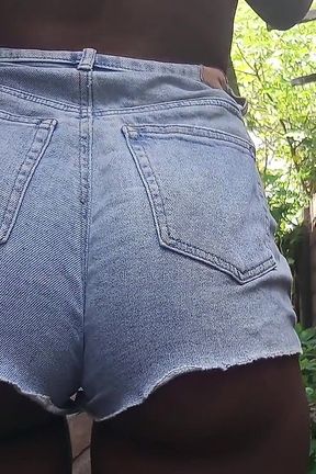 Shaking My Ass Peeing in Hot Pants