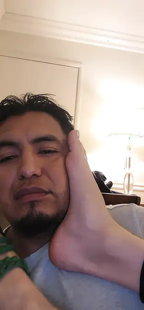 Hisptanic Latina Mistress Yessi teases her foot slave