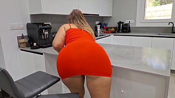 Curvy wife gets serviced by stranger while hubby's away, her resistance only turns him on!