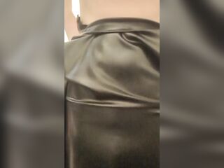 putting on my latex streihgtjacket