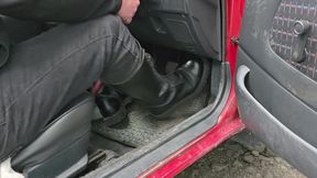 Cranking in boots 2