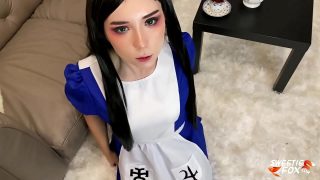 Cosplayer Alice ở xứ sở thần tiên bị Mad Hatter đập