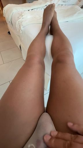 Sexy Crossdresser kellycd2022 in seamless pantyhose and white panties