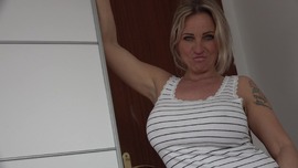 The perfect way to start the day with a blowjob and titty fuck - Perfekte Start in den Tag Blowjob mit Tittenfick