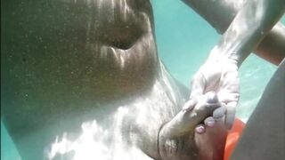 Amateur Ex-Wife Loves Swimming Nude and Milking Dicks Underwater until Ejaculates