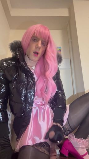 Jess Silk Rides Dildo