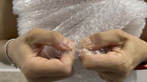 bubble wrap fetish - is there such a thing?