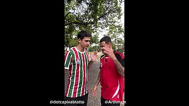 MEU AMIGO GOSTA DE MAIS DE TRANSAR DO QUE ASSISTIR O FUTEBOL