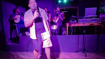 Aquele pagode arretado com muito samba,suor e sacanagem.