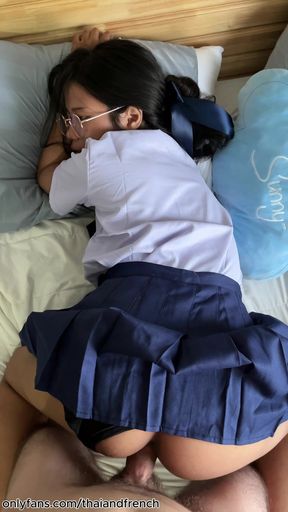 French Tourist Fuck a 18 Years Old Thai Girl in Uniform