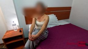 casting 007 - amelia le saque liquido rojo a la preciosa mujercita postulante universitaria que no hace sexo oral pero si da el culito (version completa)