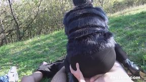Linda grinding in Lycra