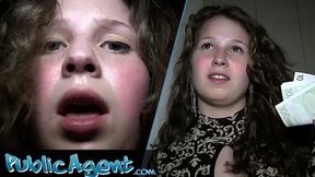 PublicSex 18jährige in der Umkleide vom Fitnessstudio gefickt