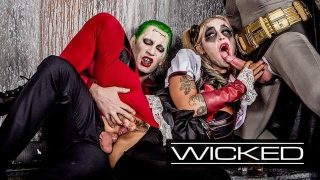 Harley Quinn cosplayer fucks the Joker and Batman