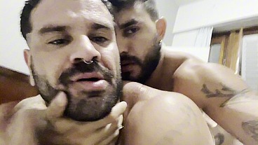 BRUTTO levando pica e chupando pé do IKARUS