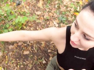 ️ Hiking vlogger Ebony Lynn finds schlong to suck in the centre of nowhere