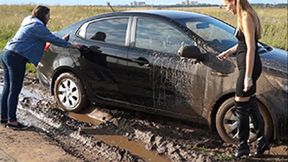 6_RUSSIAN GIRL STUCK IN MUD