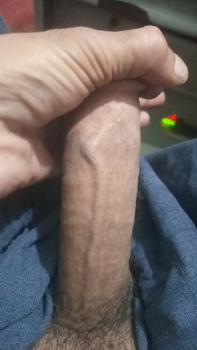 If anyone is looking for a guy for a sex relationship with complete confidentiality, I am available.