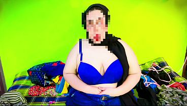 18yo Beautiful Arab girl chewing bubble gum in front of her friends in bikini &amp_ Show her Huge Boobs!