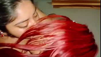 Colorada rica se deja hacer un oral del ex y la esposa los graba