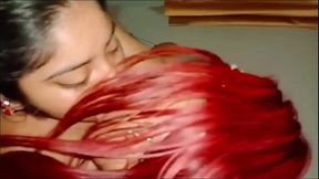 Colorada rica se deja hacer un oral del ex y la esposa los graba