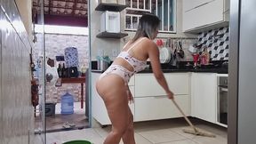 my maid was dying of heat, thought i wasn t home and got naked!