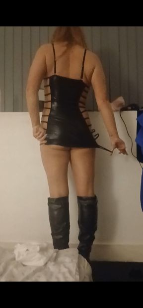 Carl gets that little ginger slut makeitraingirl to give him a nice slow BJ it&#039;s her 1st