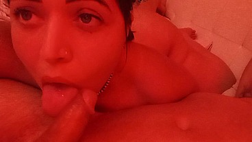 Mamando até tomar gozada na cara e chuva dourada