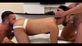 Duas rolas no meu rabo.. Mamando meu boy NaughtyPuzzle e dando pro Teddy Torres (Completo no RED)