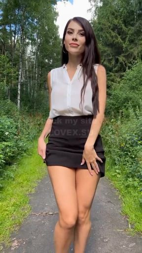 Watch me play with my juicy fruit all night long in my profile 🍓